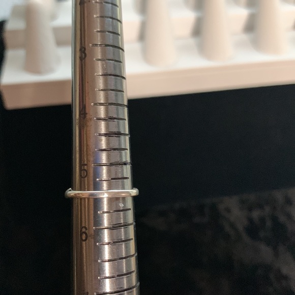 Vintage Sterling Silver Ring - Picture 4 of 9